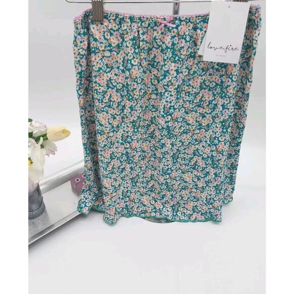 Love fire Junior's Women's Mini skirt Floral Print A Line size Small Petites - Picture 1 of 7